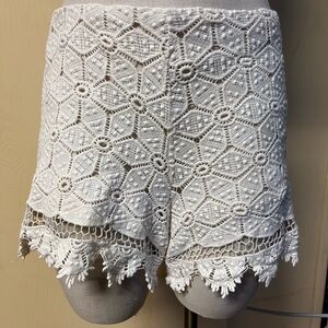 Georgeous lace shorts
